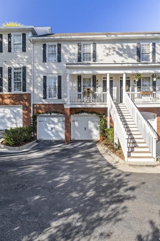 3 bedroom, 4 bathroom, 2,475 sq ft townhouse sold at 220 Neel Reid Drive 220, Roswell, GA 30075