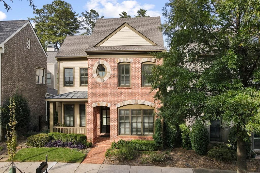 3 bedroom, 4 bathroom, 2,711 sq ft single family residence sold at 2058 Heathermere Way, Roswell, GA 30075