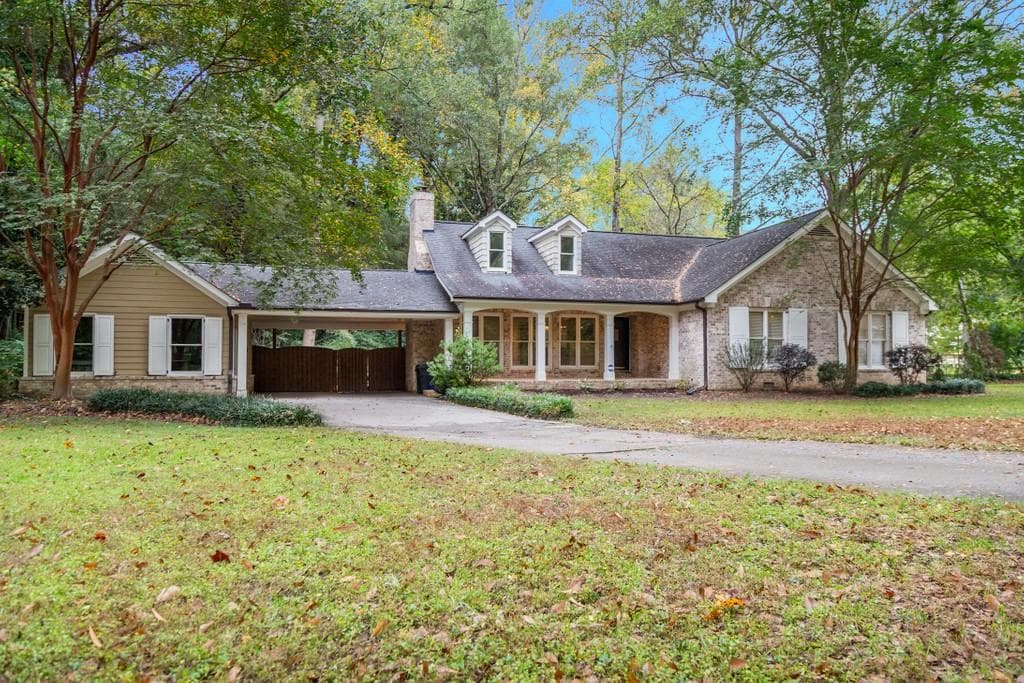 3 bedroom, 3 bathroom, 2,208 sq ft single family residence sold at 1406 Brook Valley Lane, Atlanta, GA 30324