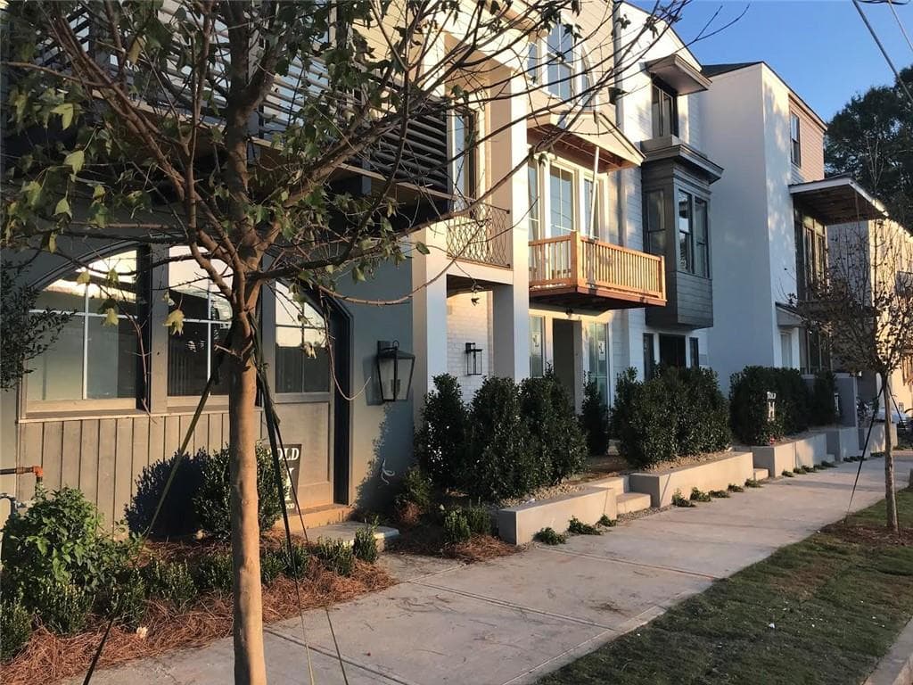 2 bedroom, 2 bathroom townhouse sold at 685 Reed Street 92, Atlanta, GA 30315