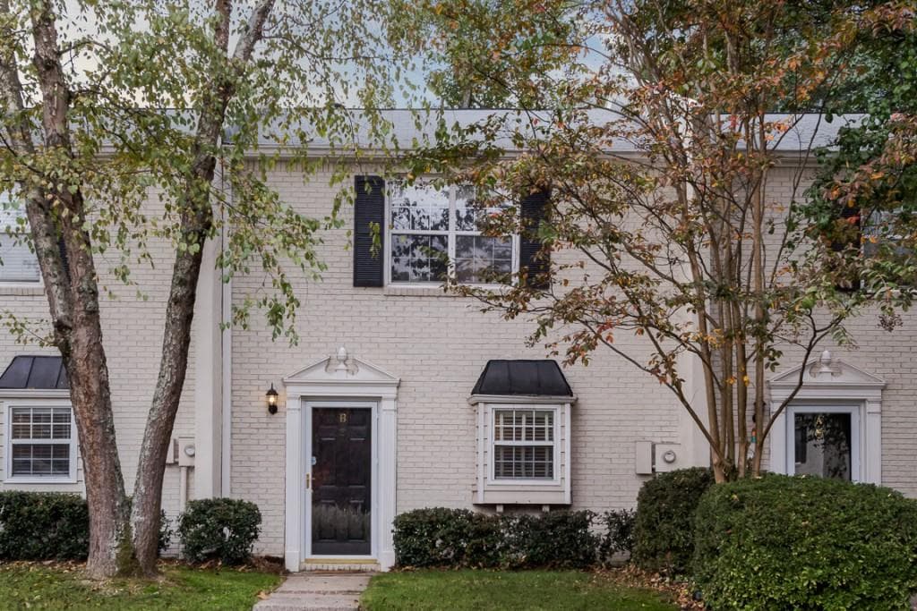 2 bedroom, 3 bathroom, 1,330 sq ft condominium sold at 1767 Defoor Avenue B, Atlanta, GA 30318