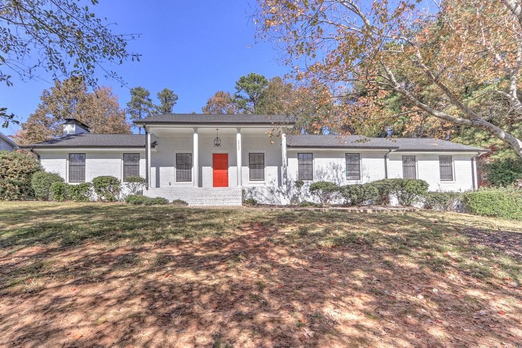4 bedroom, 3 bathroom, 2,704 sq ft single family residence sold at 2932 Glen Haven Drive, Gainesville, GA 30504
