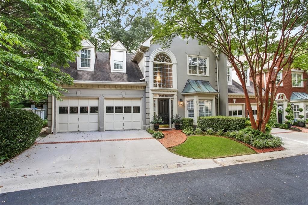 4 bedroom, 3 bathroom, 2,724 sq ft townhouse sold at 6391 Glenridge Drive 145, Atlanta, GA 30328