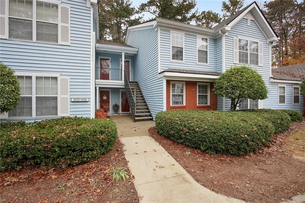 2 bedroom, 2 bathroom, 1,306 sq ft condominium sold at 5025 Brookside Court, Alpharetta, GA 30004