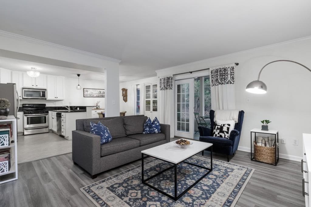 2 bedroom, 2 bathroom, 1,060 sq ft condominium sold at 1445 Monroe Drive F1, Atlanta, GA 30324