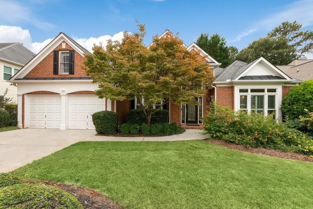 4 bedroom, 3 bathroom, 2,418 sq ft single family residence sold at 9460 Knollcrest Boulevard, Alpharetta, GA 30022