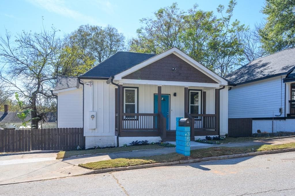 3 bedroom, 2 bathroom, 1,828 sq ft single family residence sold at 350 Arthur Street, Atlanta, GA 30310