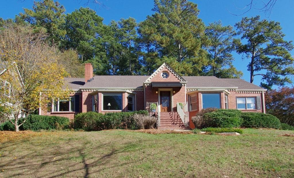 2 bedroom, 3 bathroom, 2,607 sq ft single family residence sold at 1617 Lenox Road, Atlanta, GA 30306