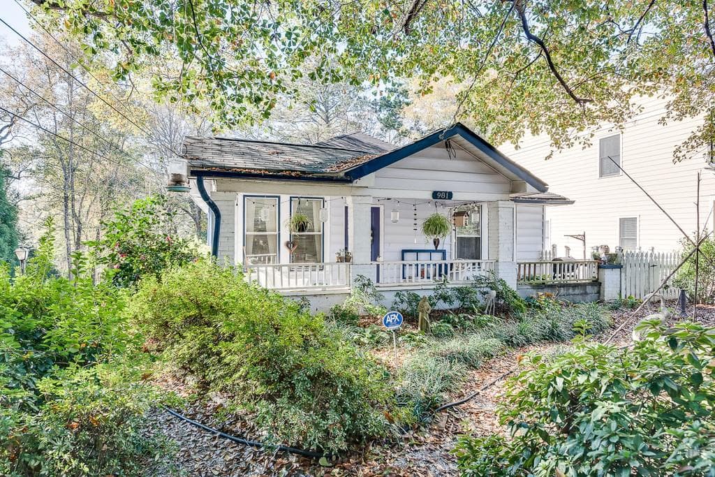 3 bedroom, 1 bathroom, 1,107 sq ft single family residence sold at 981 Gilbert Street, Atlanta, GA 30316