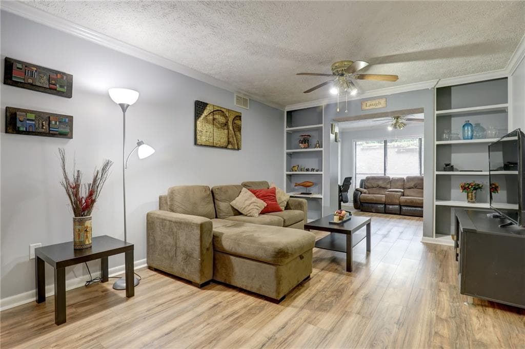 2 bedroom, 2 bathroom, 1,311 sq ft condominium sold at 5137 Roswell Road 5, Atlanta, GA 30342