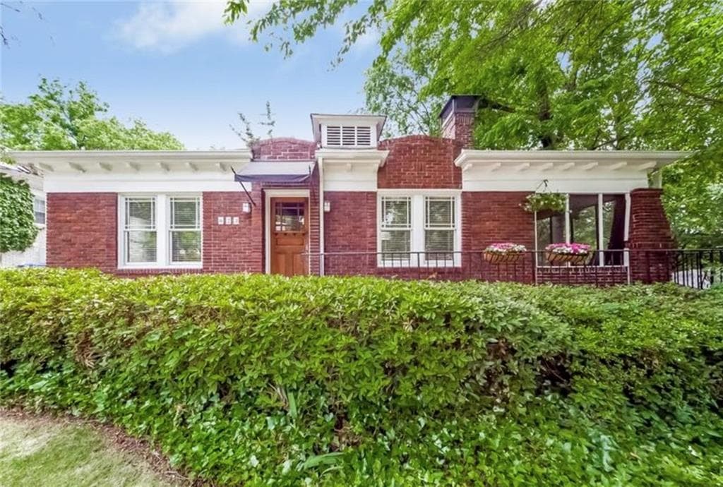 3 bedroom, 2 bathroom, 2,035 sq ft single family residence sold at 623 Yorkshire Road, Atlanta, GA 30306