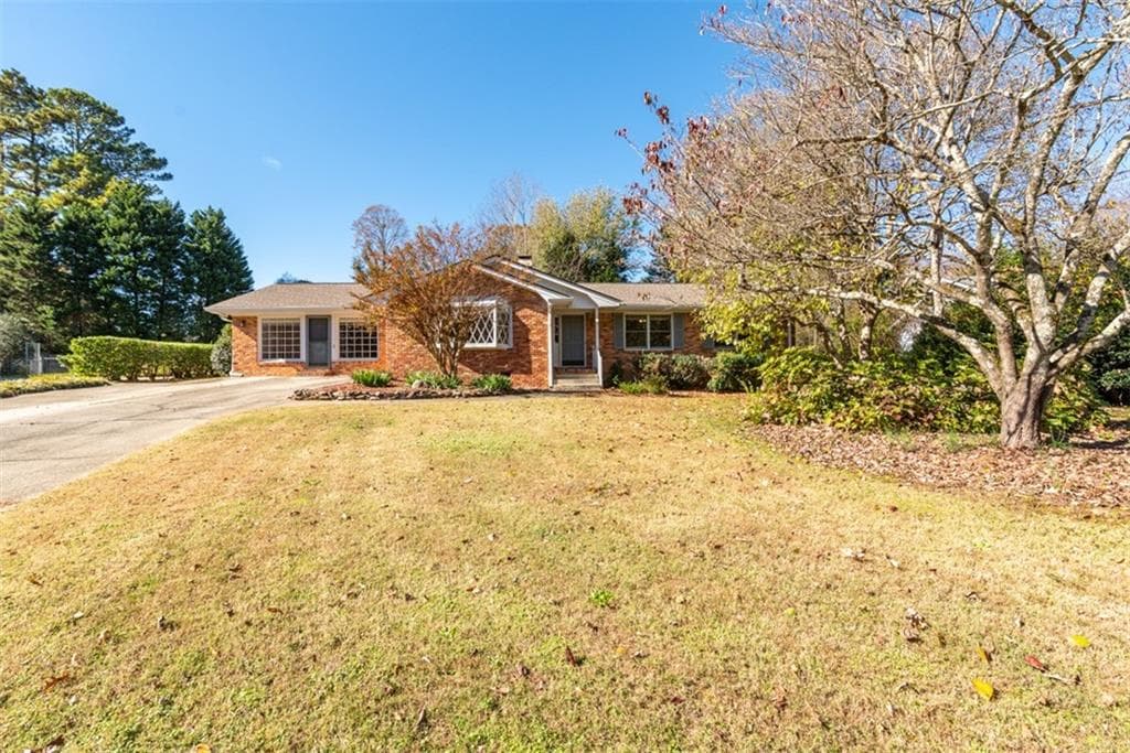 3 bedroom, 2 bathroom, 2,154 sq ft single family residence sold at 5028 Chestnut Forest Lane, Atlanta, GA 30360