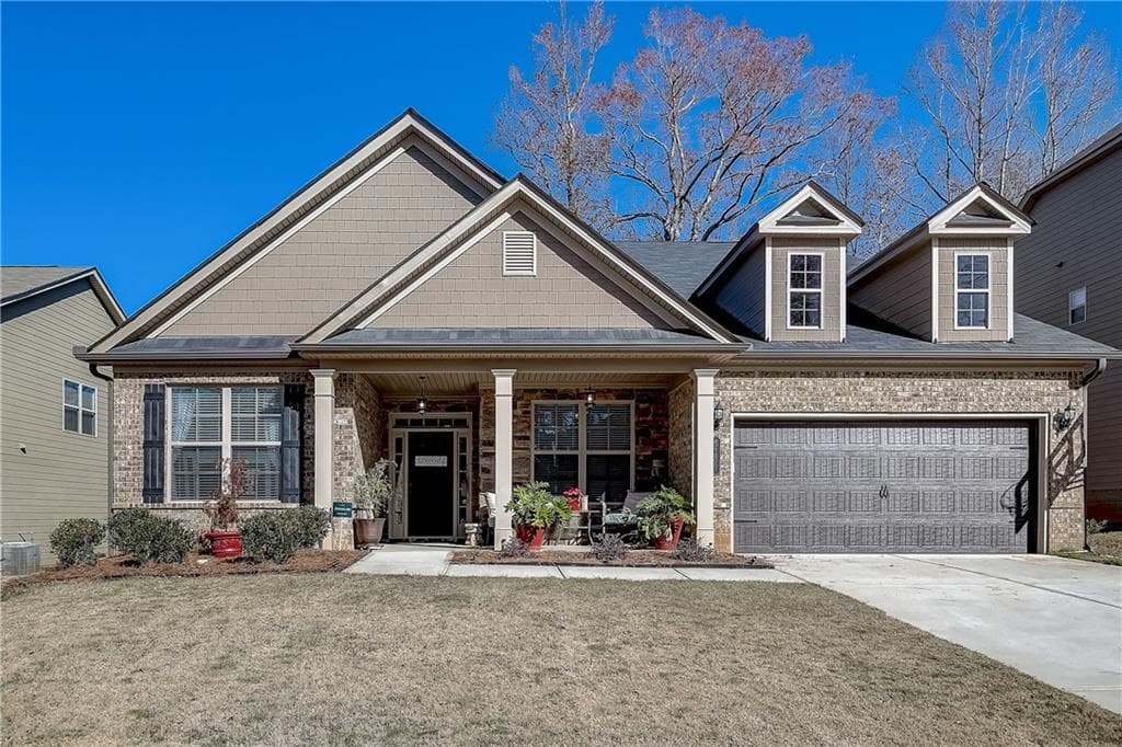 3 bedroom, 3 bathroom, 2,894 sq ft single family residence sold at 5150 Mirror Lake Drive, Cumming, GA 30028