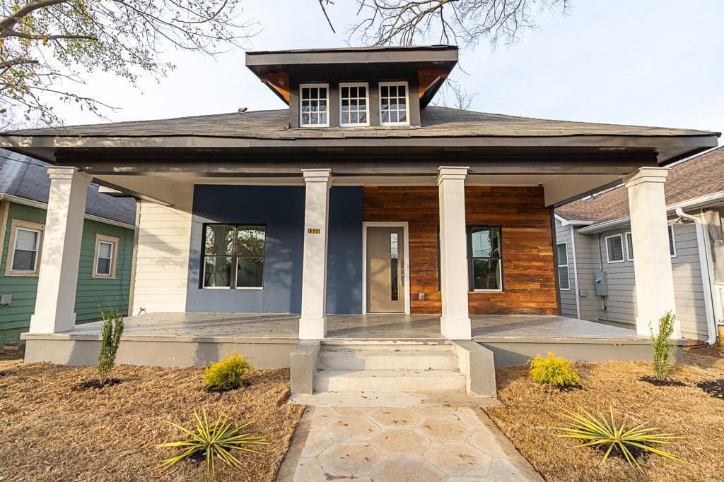 3 bedroom, 3 bathroom, 1,855 sq ft single family residence sold at 1531 SW Westview Drive, Atlanta, GA 30310