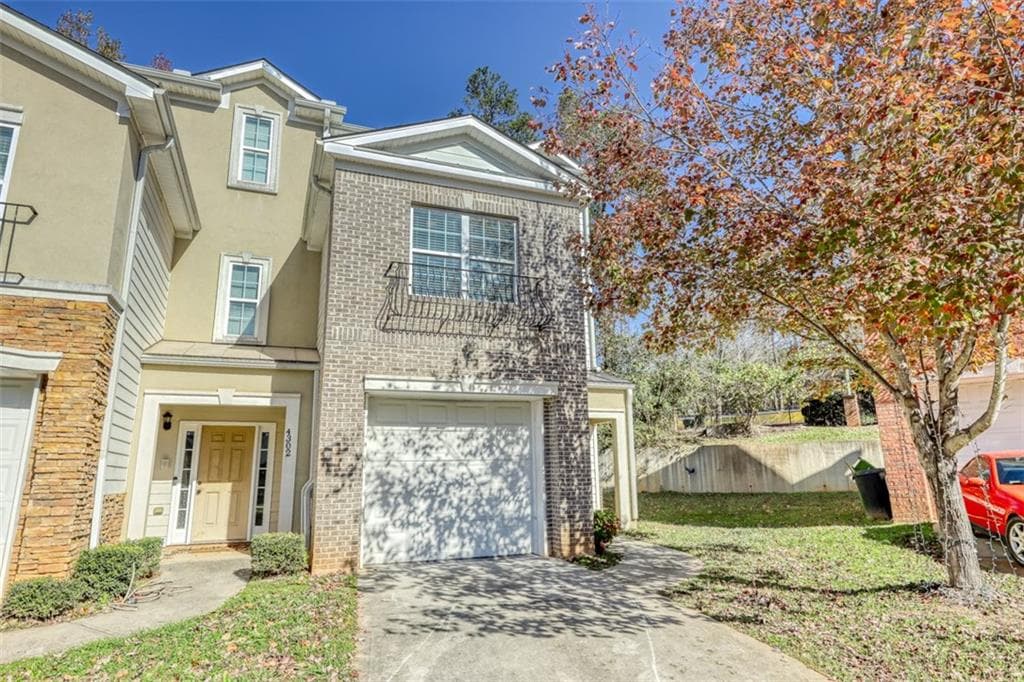 3 bedroom, 3 bathroom, 1,709 sq ft townhouse sold at 4304 Notting Hill Drive, Atlanta, GA 30331