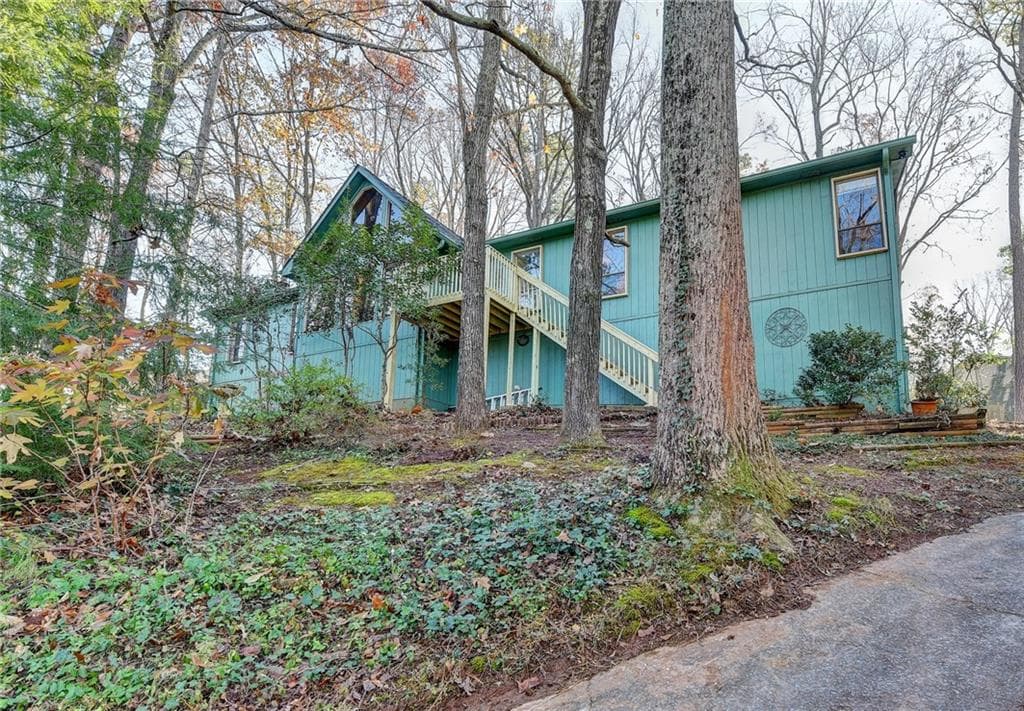4 bedroom, 2 bathroom, 2,701 sq ft single family residence sold at 2364 Forest Green Drive, Marietta, GA 30062