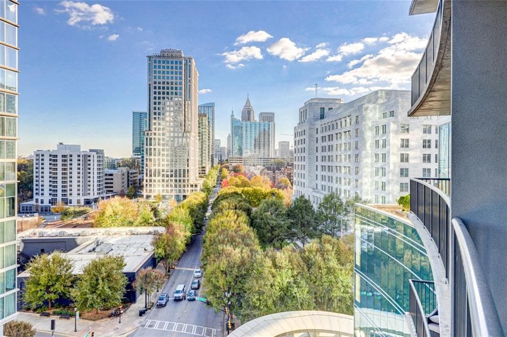 2 bedroom, 2 bathroom, 1,398 sq ft condominium sold at 1080 PEACHTREE Street 909, Atlanta, GA 30309