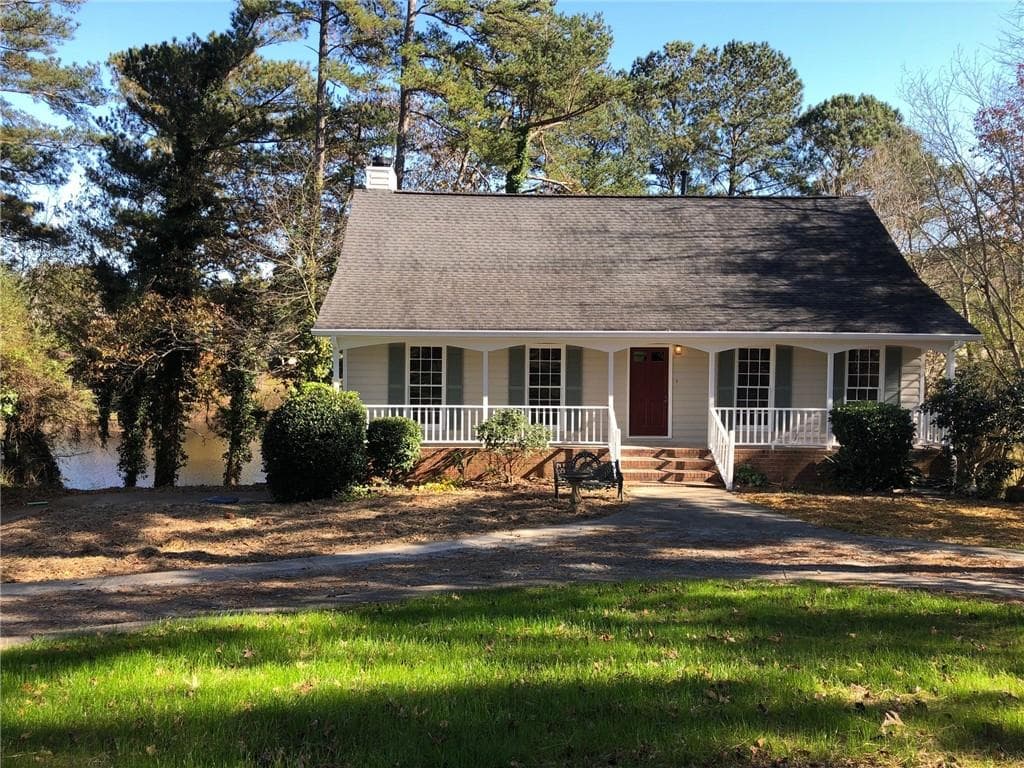 4 bedroom, 3 bathroom, 1,957 sq ft single family residence sold at 3815 Maple Court, Marietta, GA 30066