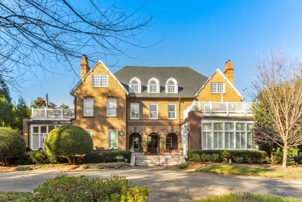 3 bedroom, 2 bathroom, 3,107 sq ft condominium sold at 1324 Ponce De Leon Avenue, Atlanta, GA 30306