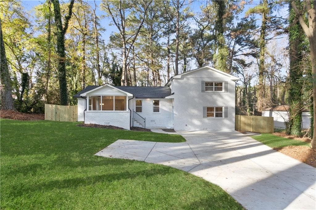 3 bedroom, 3 bathroom single family residence sold at 3985 Bakers Ferry Road, Atlanta, GA 30331