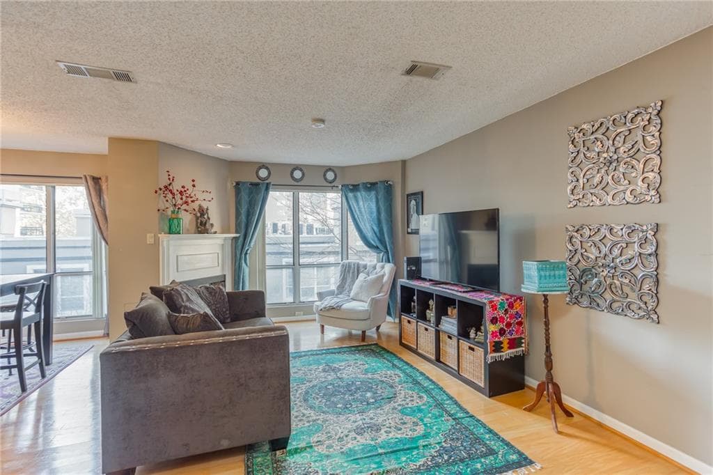 1 bedroom, 1 bathroom, 912 sq ft condominium sold at 209 14th Street 219, Atlanta, GA 30309