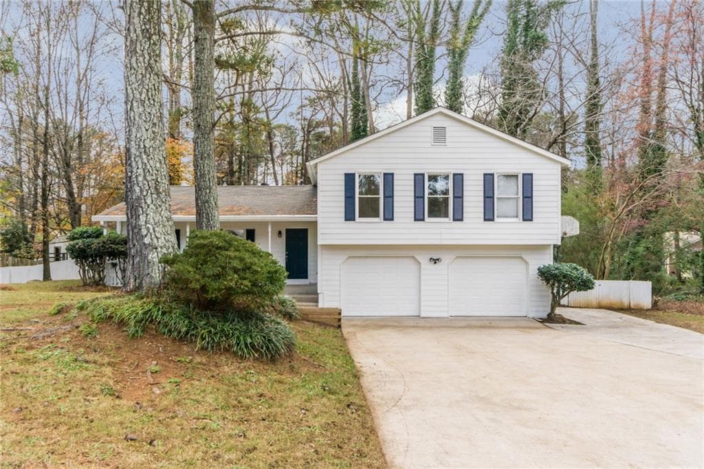 3 bedroom, 3 bathroom, 1,886 sq ft single family residence sold at 140 Leigh Kay Drive, Lawrenceville, GA 30046
