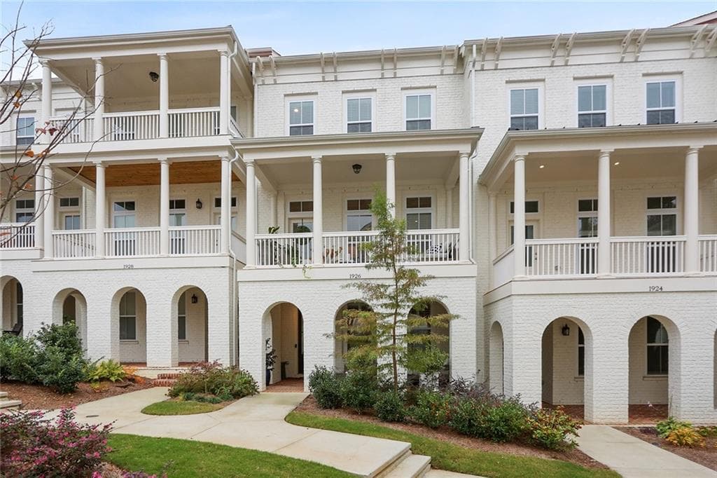 4 bedroom, 4 bathroom, 2,500 sq ft townhouse sold at 1926 Morrison Drive, Decatur, GA 30033