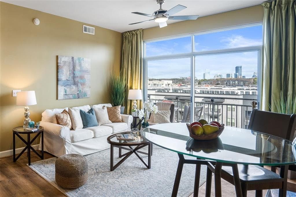 2 bedroom, 2 bathroom, 1,111 sq ft condominium sold at 711 Cosmopolitan Drive 715, Atlanta, GA 30324