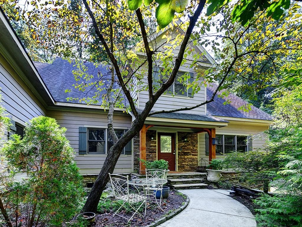 4 bedroom, 3 bathroom, 3,041 sq ft single family residence sold at 4488 Bishop Lake Road, Marietta, GA 30062