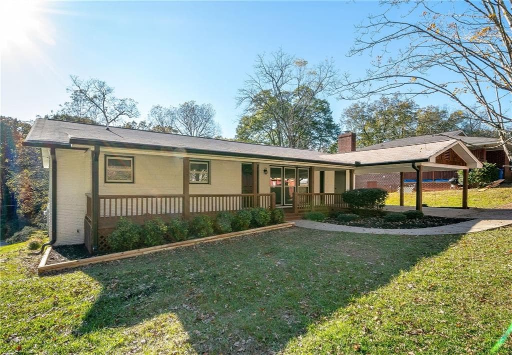 3 bedroom, 3 bathroom, 1,908 sq ft single family residence sold at 1845 Crystal Drive, Gainesville, GA 30501
