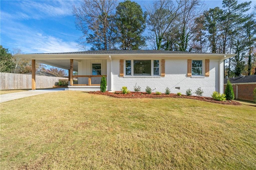 3 bedroom, 2 bathroom single family residence sold at 2785 Parkwood Road, Smyrna, GA 30080