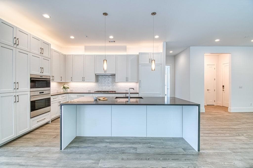 3 bedroom, 4 bathroom, 2,300 sq ft condominium sold at 1200 Ponce de Leon Avenue A18, Atlanta, GA 30306