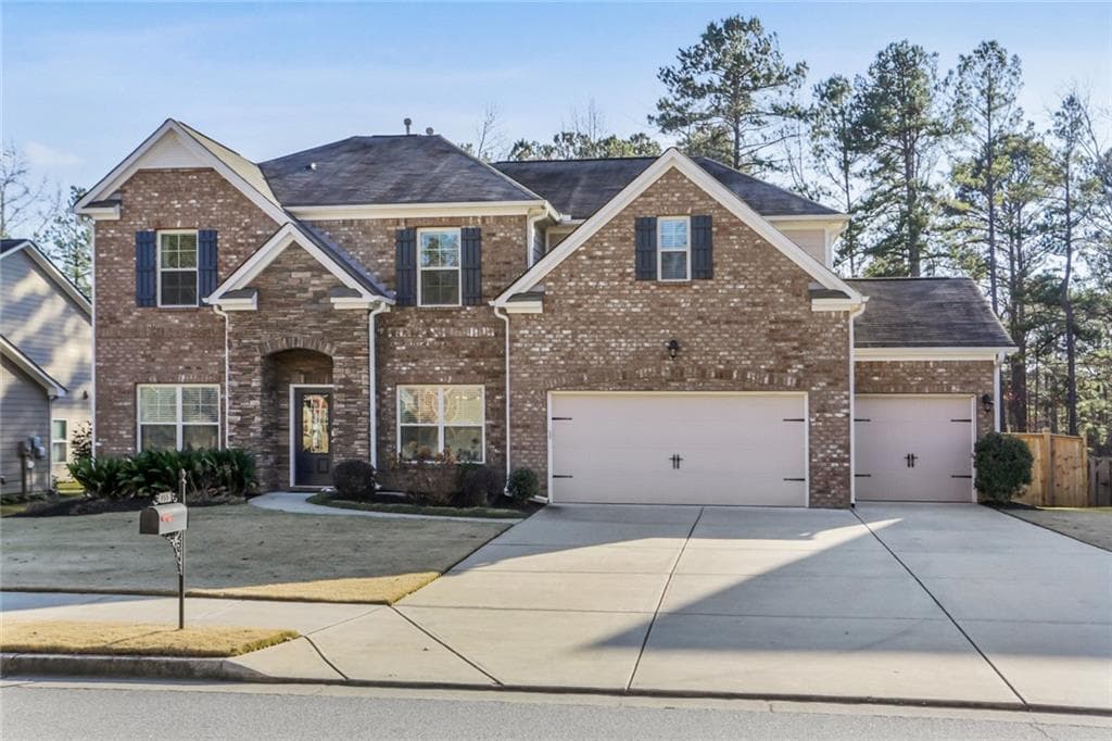 5 bedroom, 3 bathroom, 2,936 sq ft single family residence sold at 135 Hale View Circle, Canton, GA 30114
