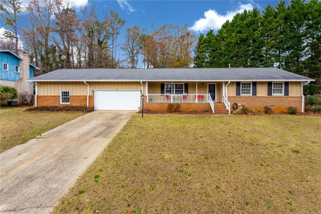 3 bedroom, 3 bathroom, 2,968 sq ft single family residence sold at 6709 Lockridge Drive, Atlanta, GA 30360