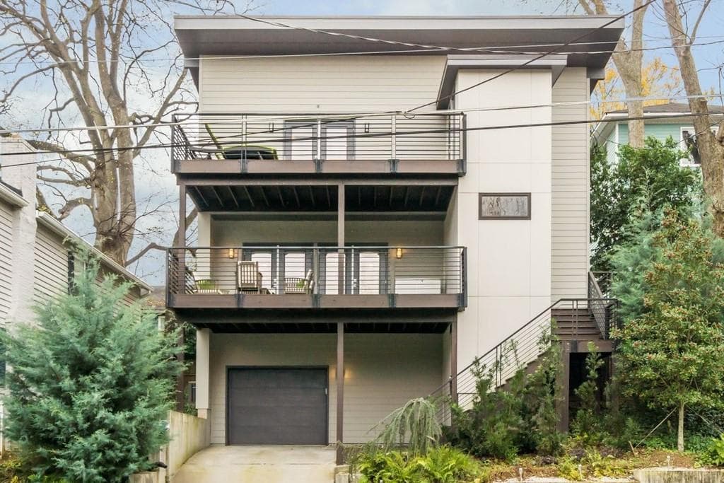 3 bedroom, 3 bathroom, 2,708 sq ft single family residence sold at 523 Morgan Street, Atlanta, GA 30308