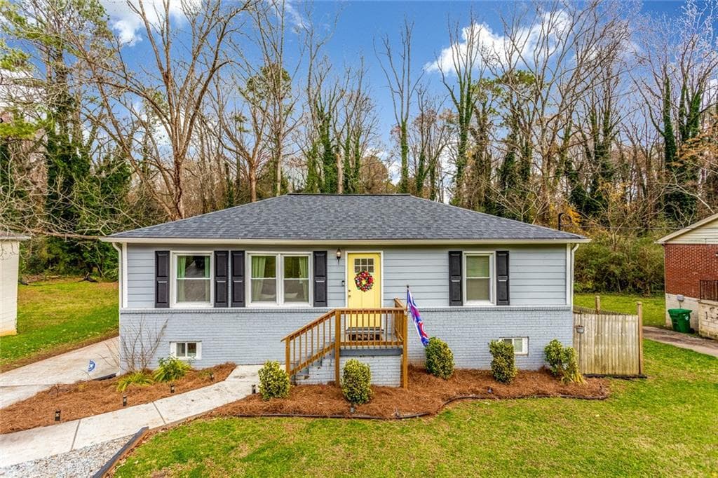 3 bedroom, 3 bathroom, 2,028 sq ft single family residence sold at 1422 Cobb Branch Drive, Decatur, GA 30032