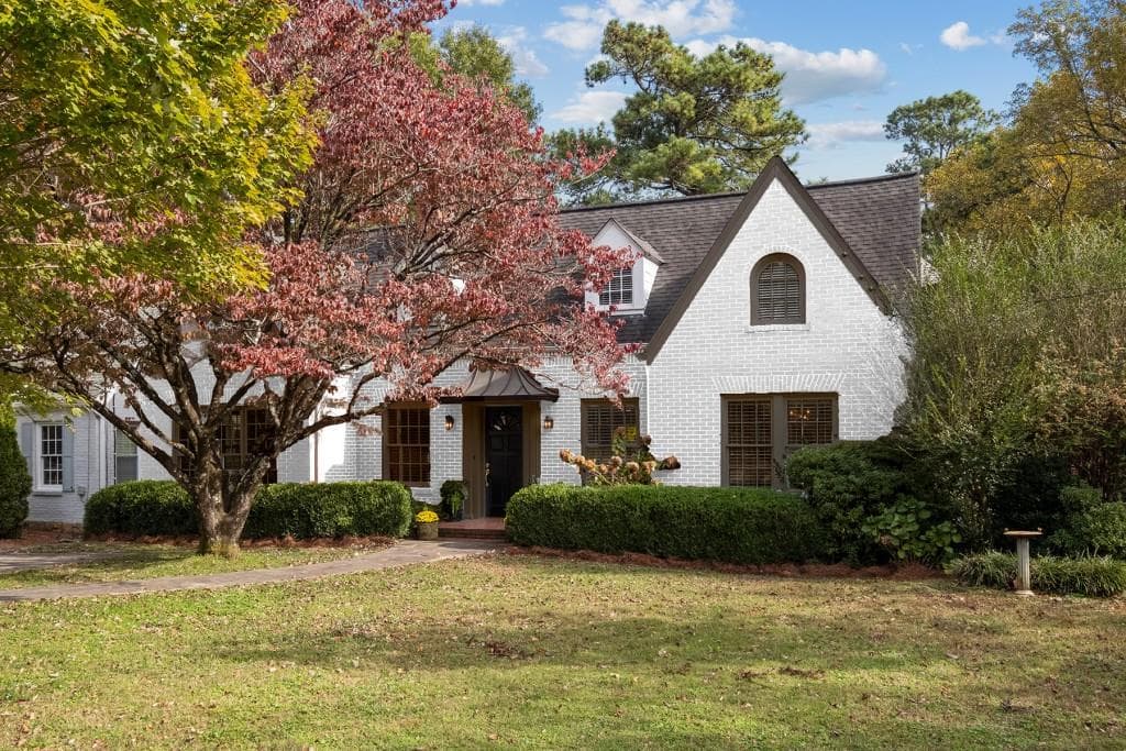 4 bedroom, 3 bathroom, 2,746 sq ft single family residence sold at 1581 Johnson Road, Atlanta, GA 30306