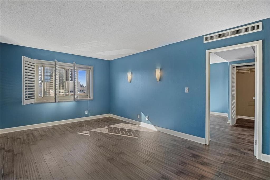 1 bedroom, 1 bathroom, 667 sq ft condominium sold at 2285 PEACHTREE Road 1105, Atlanta, GA 30309