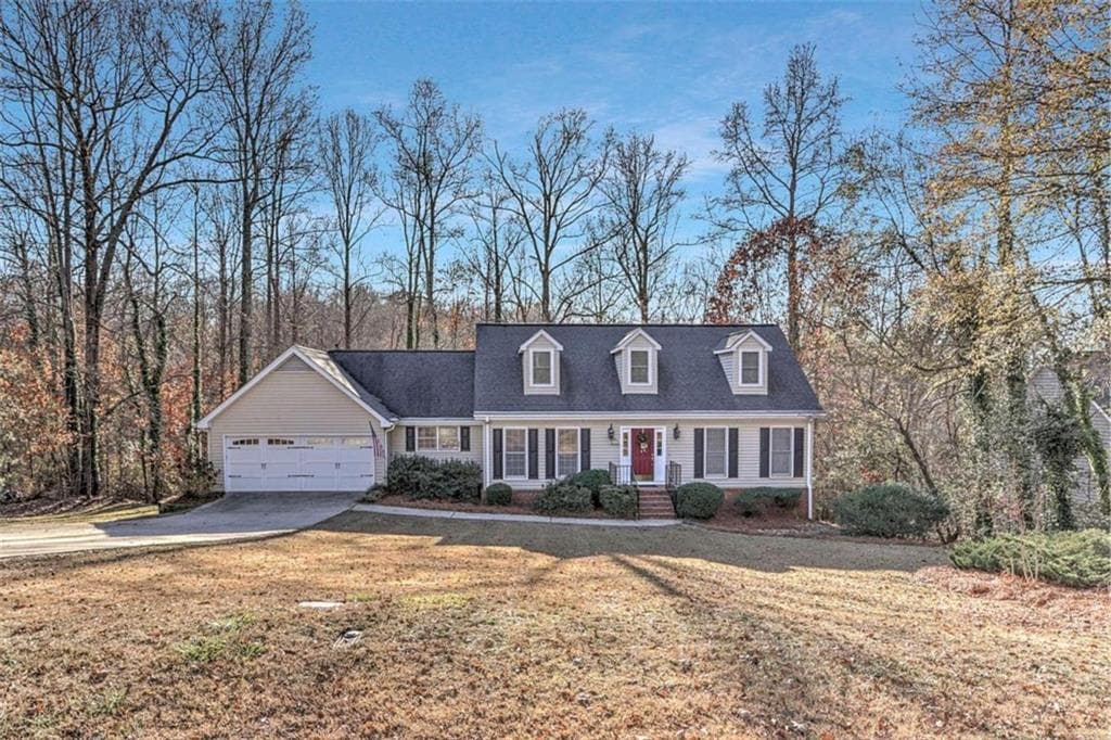 3 bedroom, 3 bathroom, 2,357 sq ft single family residence sold at 2559 Parker Trail, Gainesville, GA 30506