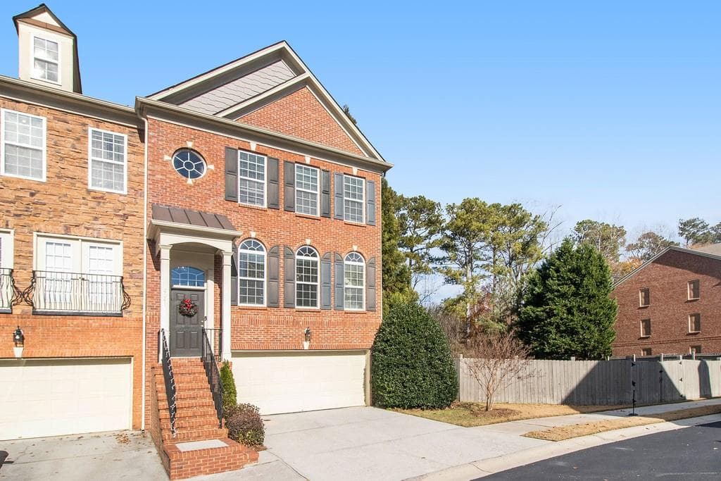 4 bedroom, 4 bathroom, 2,382 sq ft townhouse sold at 4641 Wehunt Commons Drive, Smyrna, GA 30082