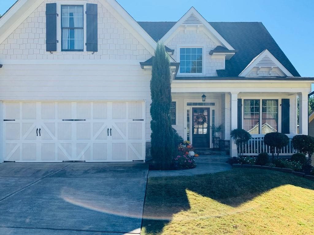 5 bedroom, 4 bathroom, 3,749 sq ft single family residence sold at 547 Autumn Ridge Drive, Canton, GA 30115