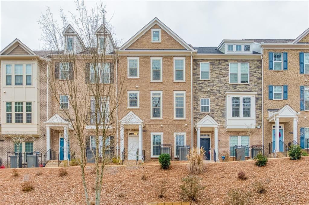 3 bedroom, 4 bathroom, 2,000 sq ft townhouse sold at 2033 Encanto Park Drive, Decatur, GA 30033