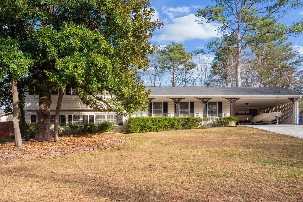 4 bedroom, 4 bathroom, 2,567 sq ft single family residence sold at 1525 High Haven Court, Atlanta, GA 30329