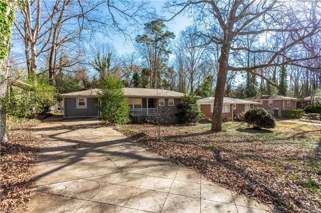 3 bedroom, 2 bathroom, 1,328 sq ft single family residence sold at 1392 David Circle, Decatur, GA 30032