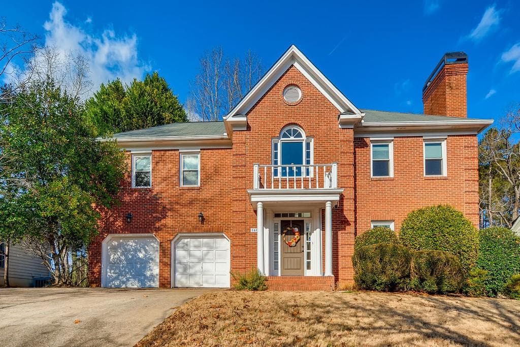 3 bedroom, 3 bathroom, 2,440 sq ft single family residence sold at 1081 Parkland Run, Smyrna, GA 30082
