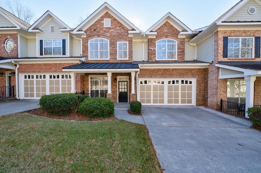 1219 Glenridge Place, Sandy Springs, GA 30342 — most recent listing photo