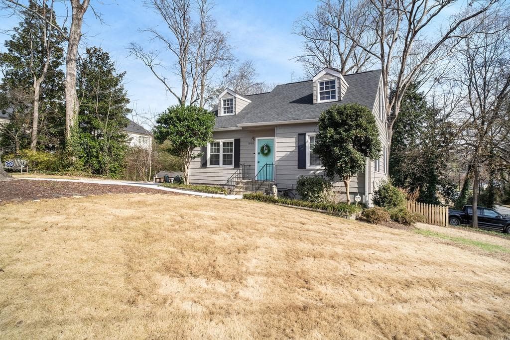 3 bedroom, 2 bathroom, 1,640 sq ft single family residence sold at 1868 Dyer Circle, Chamblee, GA 30341