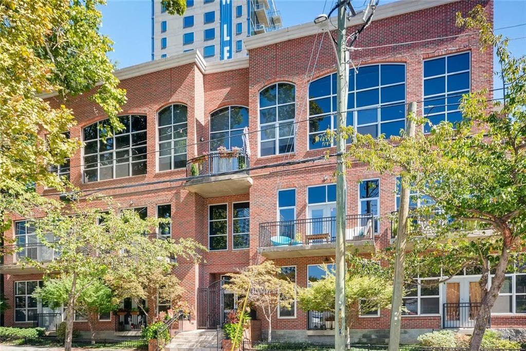 1 bedroom, 1 bathroom, 1,005 sq ft condominium sold at 1023 Juniper Street 103, Atlanta, GA 30309