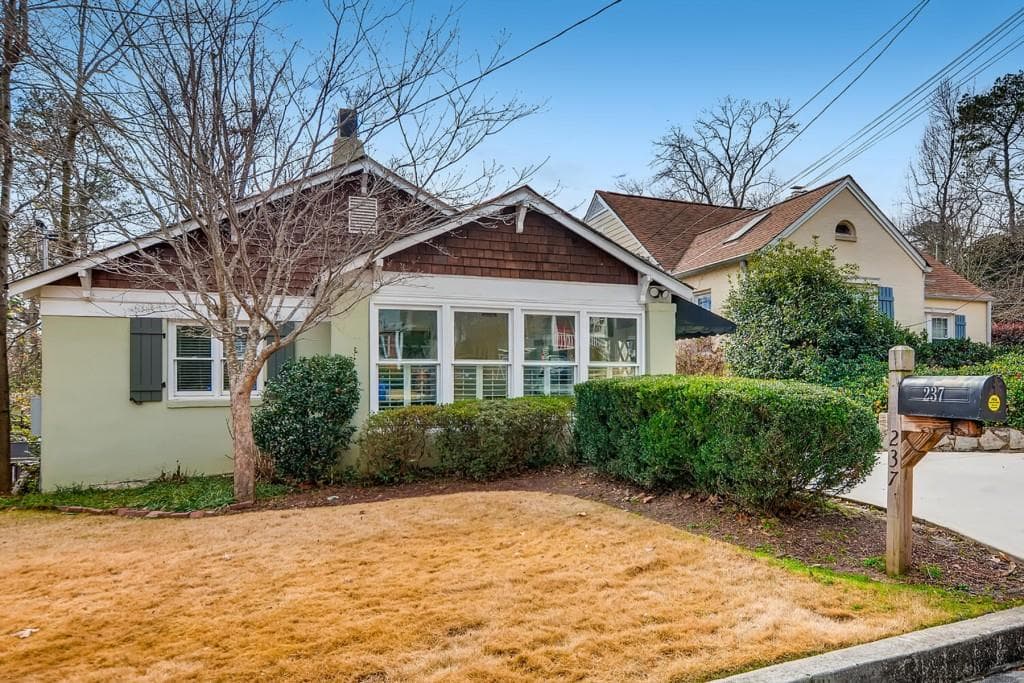 2 bedroom, 2 bathroom, 1,290 sq ft single family residence sold at 237 Springdale Drive, Atlanta, GA 30305