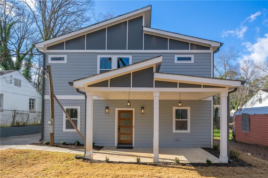 4 bedroom, 3 bathroom, 2,376 sq ft single family residence sold at 1367 Graymont Drive, Atlanta, GA 30310